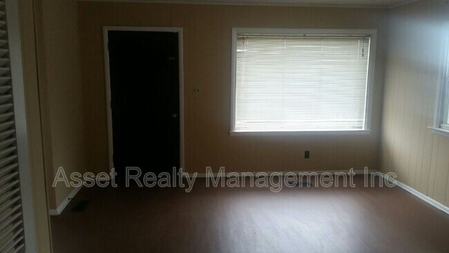 Foto del edificio - 2613 Truman Ave