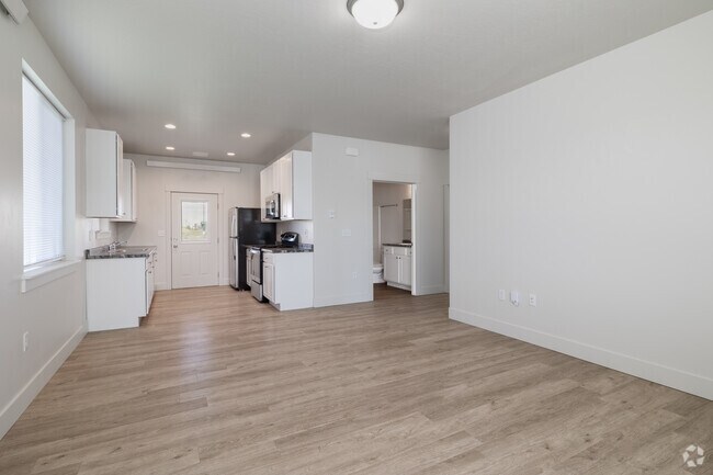 2 habitaciones, 2 baños - 961 pies cuadrados - Comedor / Cocina - Idaho Falls Hitt Road, LLC