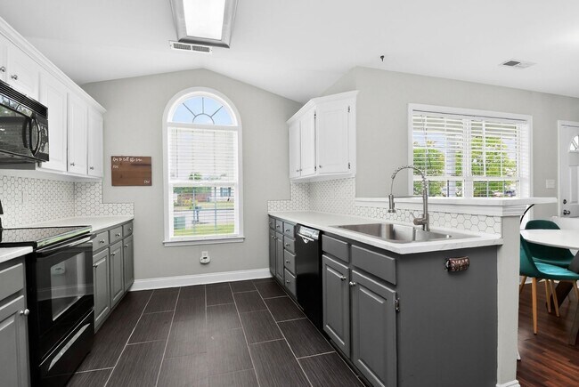 Foto del edificio - Beautiful ranch-style home near Wesley Chapel