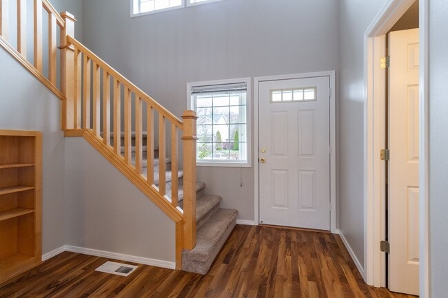 Building Photo - Beautiful 4 bedroom 2.5 bathroom home-RV P...