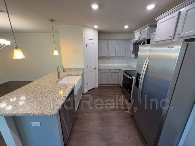 Foto del edificio - 4397 Village Oak Ln