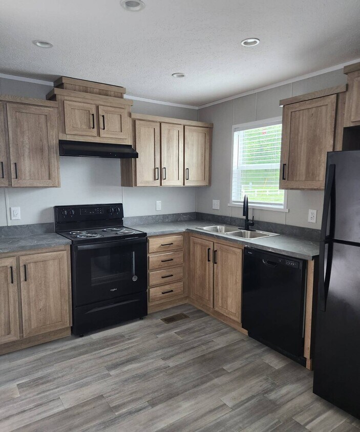 Primary Photo - 37 Landrey Dr