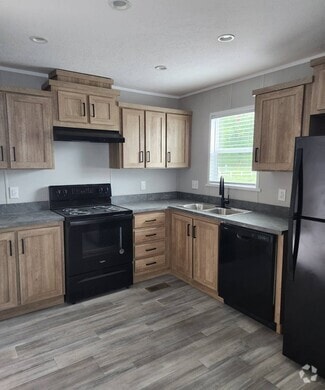 Building Photo - 37 Landrey Dr
