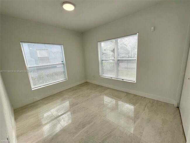 Foto del edificio - 3 br, 2 bath House - 529 NW 42nd St