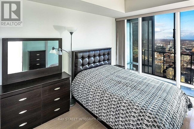 Building Photo - 8 The Esplanade