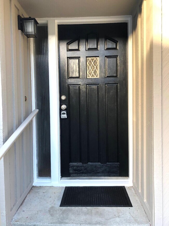 Building Photo - 2336 Valleywood Dr
