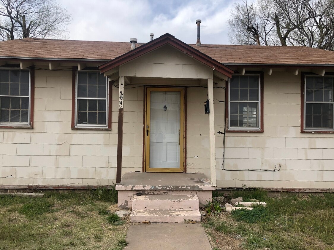 Primary Photo - 204 SW 34th Ave
