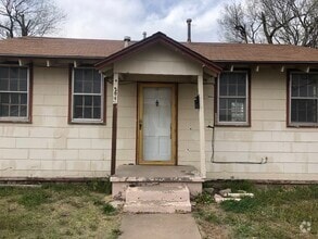 Building Photo - 204 SW 34th Ave