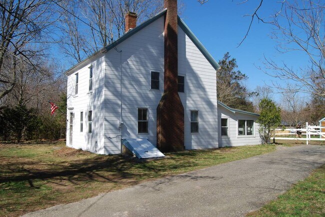 Building Photo - 396RH Main Rd