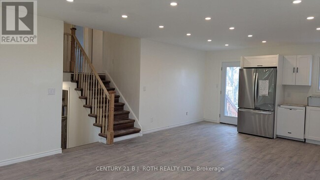 Building Photo - 20 Meadowland Ave