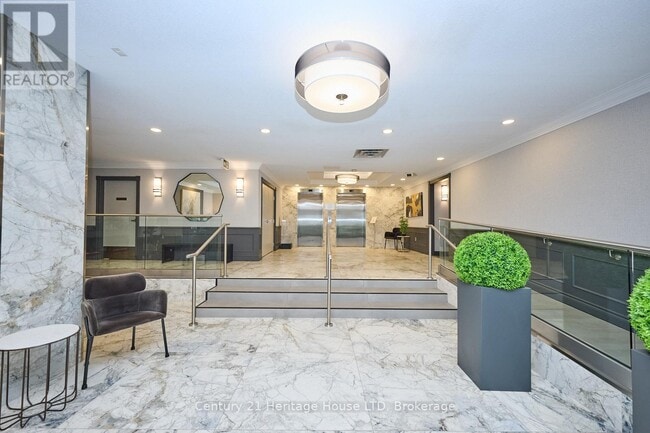 Building Photo - 162-162 Martindale Rd