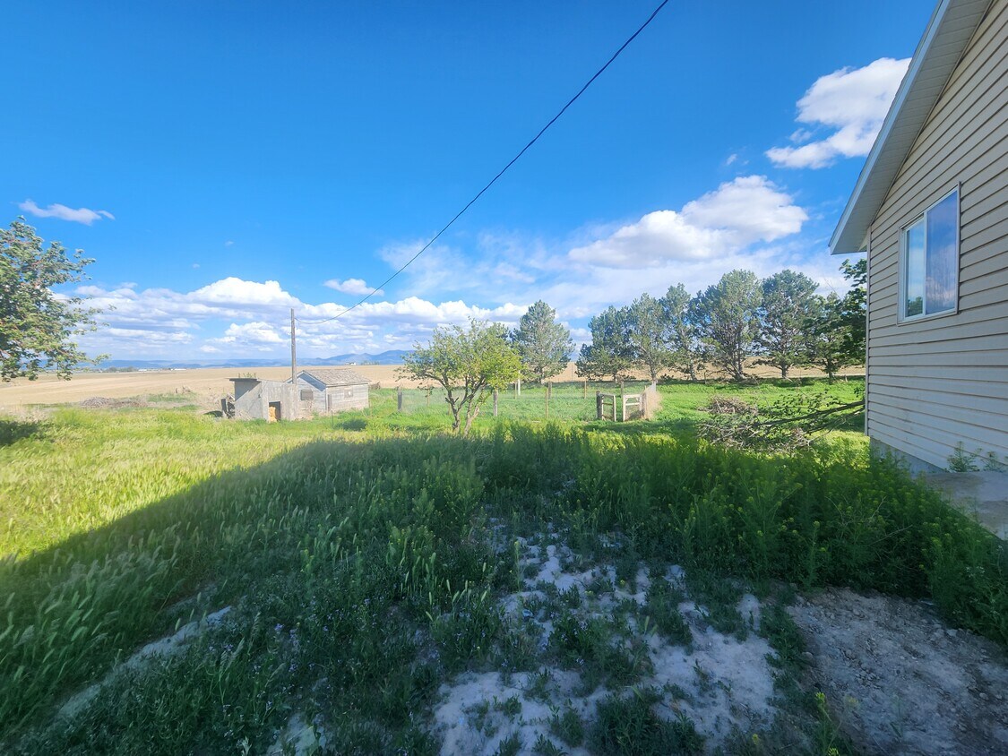 Building Photo - Burley Acreage