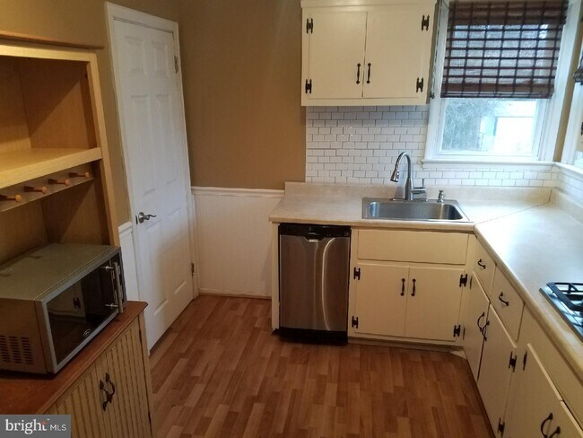 Foto del edificio - 314 Cheddington Rd