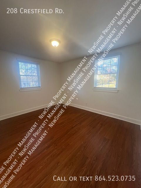 Building Photo - 208 Crestfield Rd