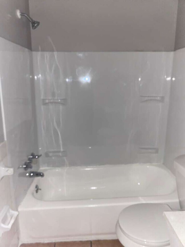 Foto del edificio - 1885 N Taylor Rd