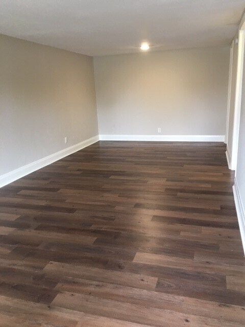 Foto principal - 527 W Florida Ave