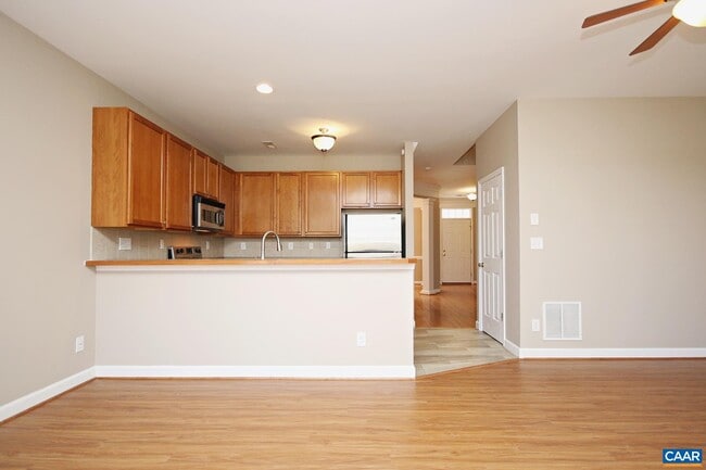 Building Photo - 9033 W End Cir
