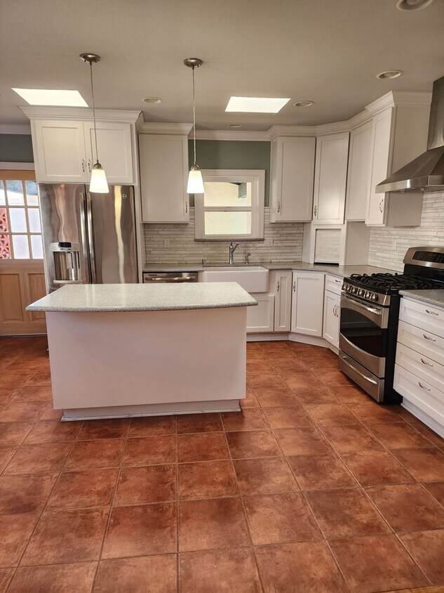 Primary Photo - HOME FOR RENT!! 3 BD, 2 BA! AVAILABLE NOW