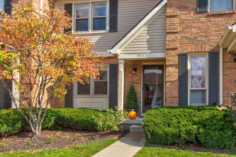 Primary Photo - 5262 Meadowknoll Ln