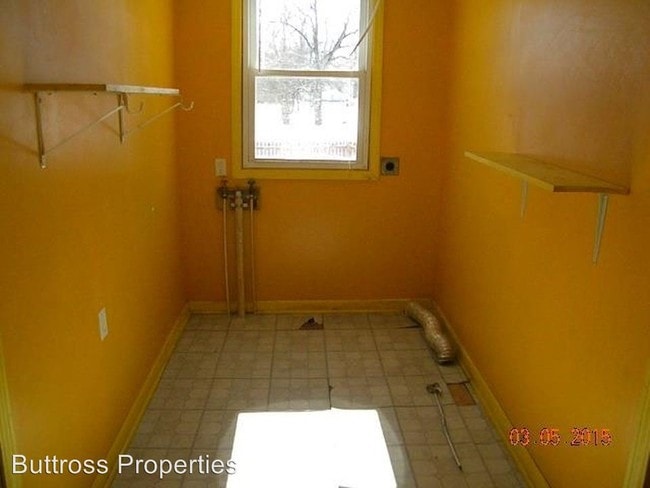 Building Photo - 2 br, 1 bath House - 1620 Washington St