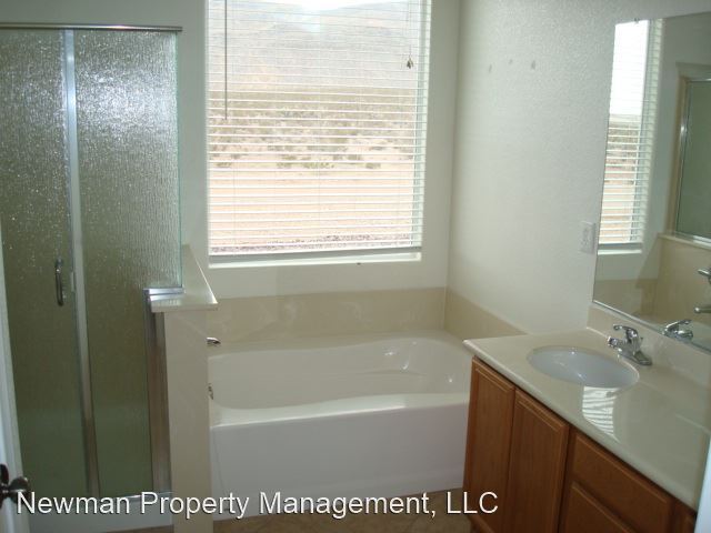 Building Photo - 10083 Hollis Mountain Ave