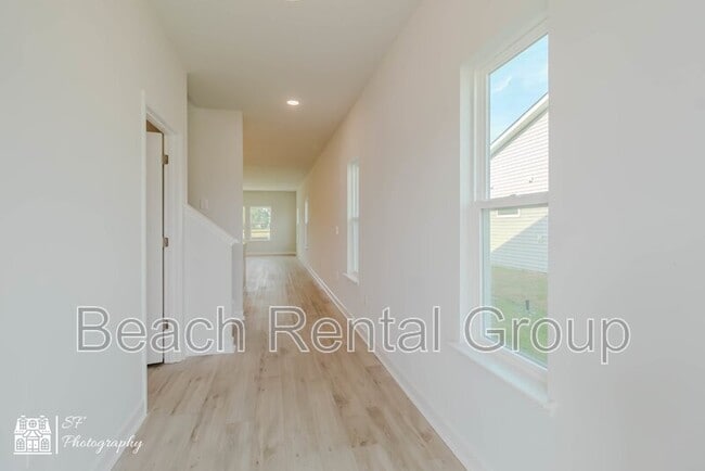 Building Photo - 1863 Villena Dr