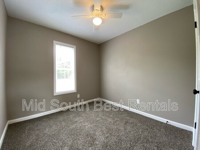 Building Photo - 5019 Applewhite Ln