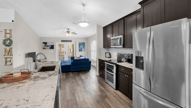 Foto del edificio - 631 Doe Cove Pl