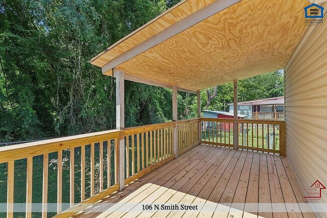 Building Photo - 106 N Smith St