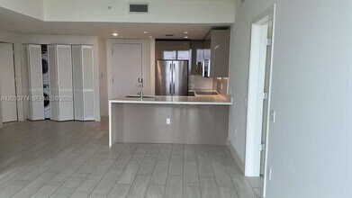 Building Photo - 2000 Metropica Wy