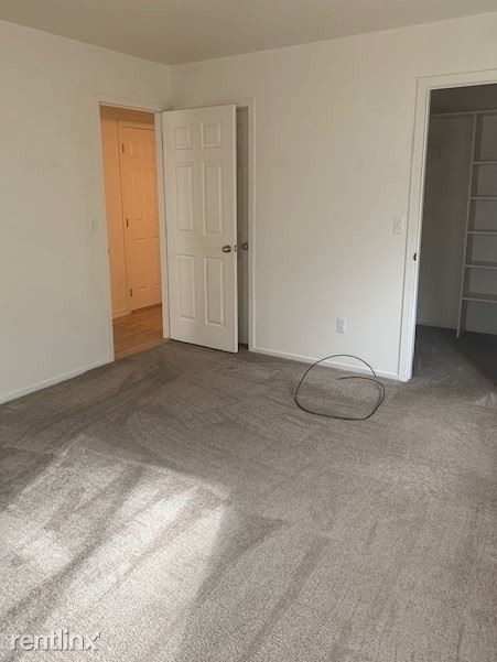 Building Photo - 2 br, 1.5 bath Condo - 1118 Lake Shore Cir
