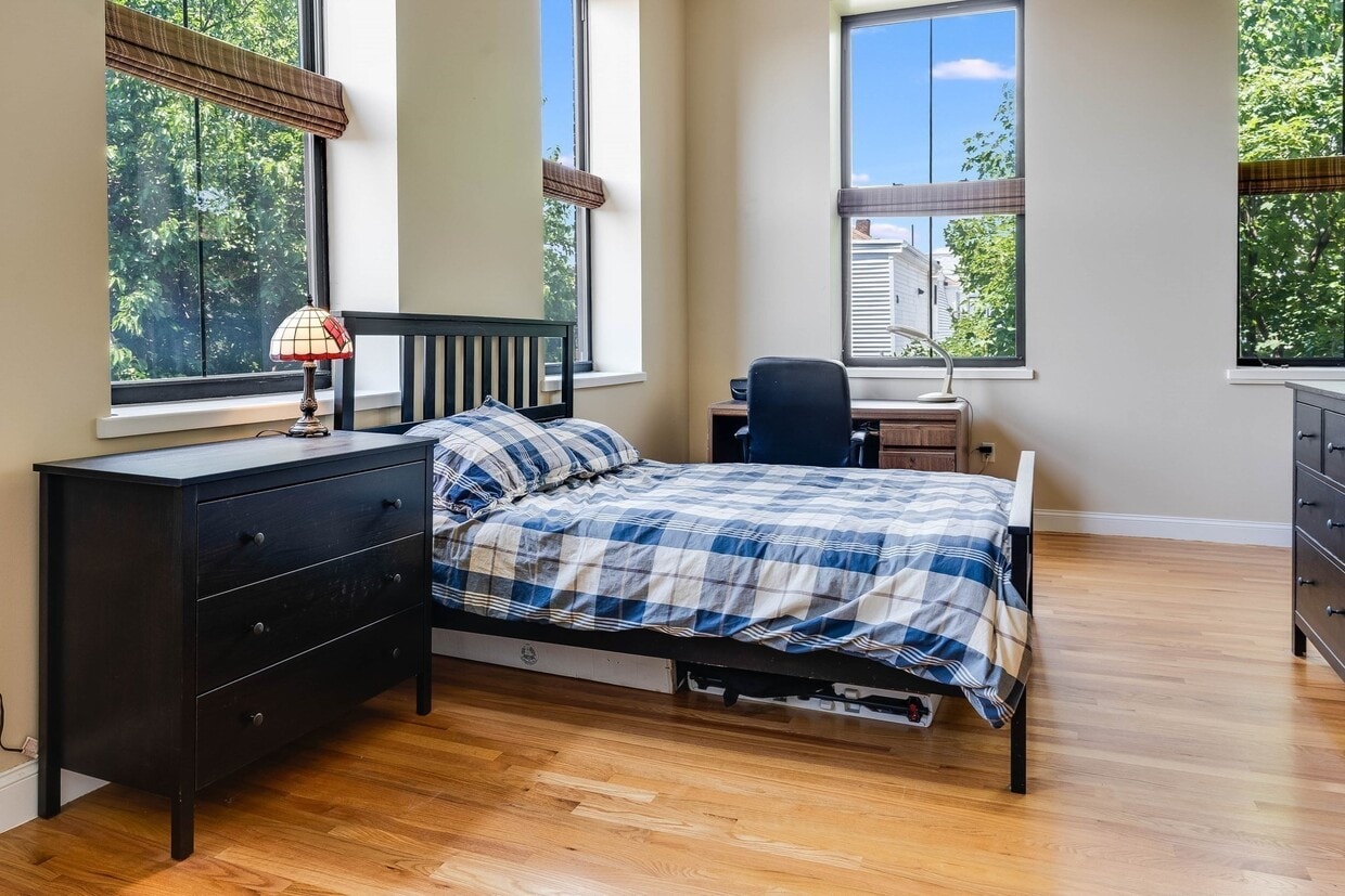 Photo - 220 Spencer Ave (Chelsea, MA)