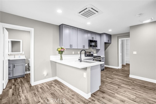 Building Photo - 9338 Emerald Ave