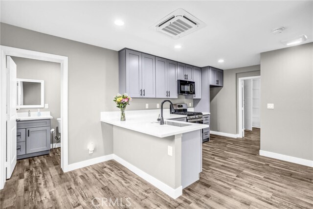 Foto del edificio - 9338 Emerald Ave