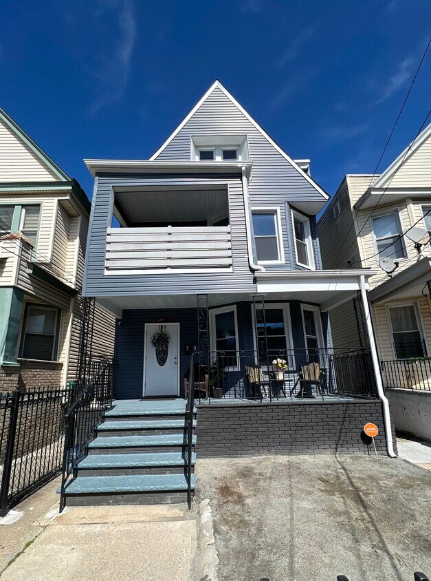 108 Wegman Pkwy Unit 2, Jersey City, NJ 07305 Room for Rent in Jersey