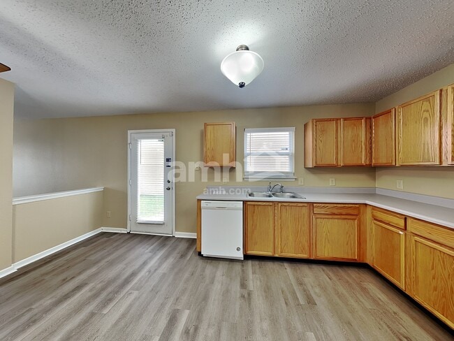 Building Photo - 12670 Justice Crossing