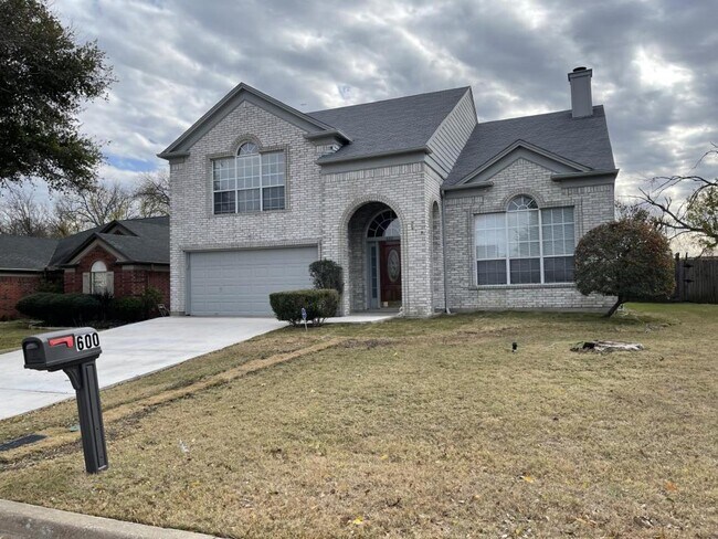 Building Photo - 600 Nightshade Dr