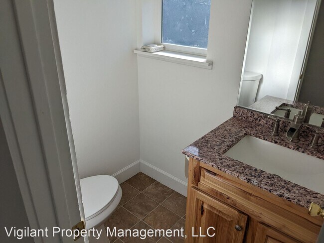Building Photo - 3 br, 2 bath House - 280 S HUBBARD AVE