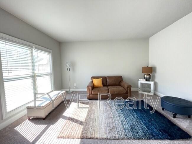Foto del edificio - 5009 Lynnonhall Ct