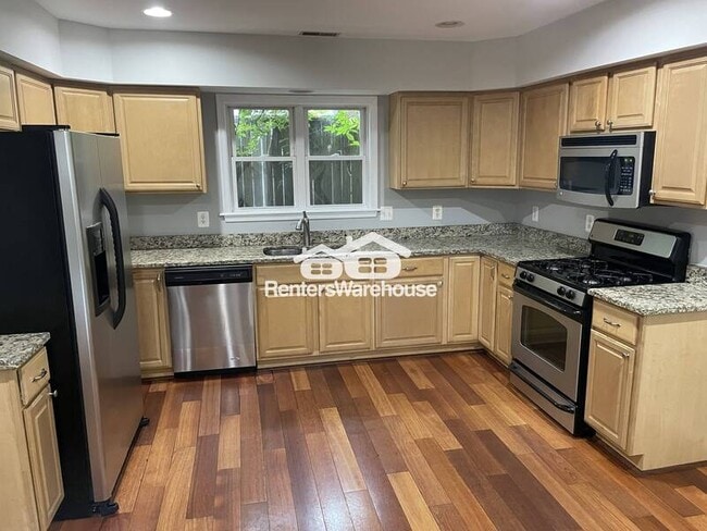 Building Photo - 116 Birckhead St