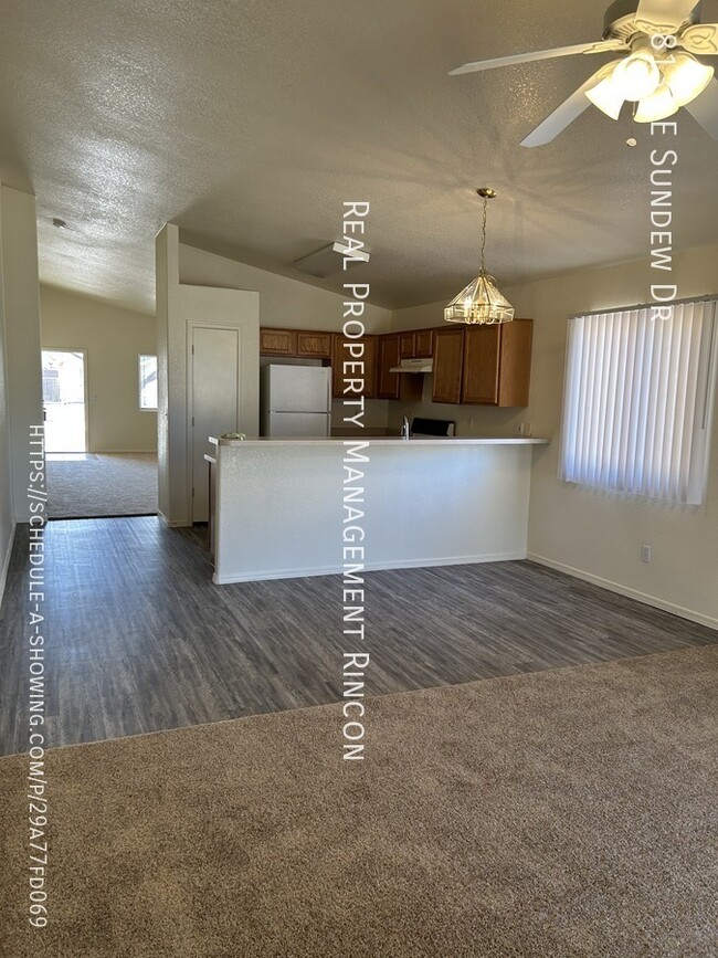 Building Photo - 8137 E Sundew Dr