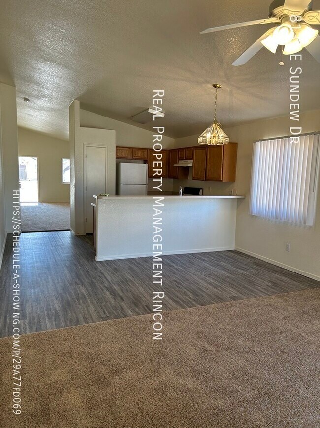 Foto del edificio - 8137 E Sundew Dr