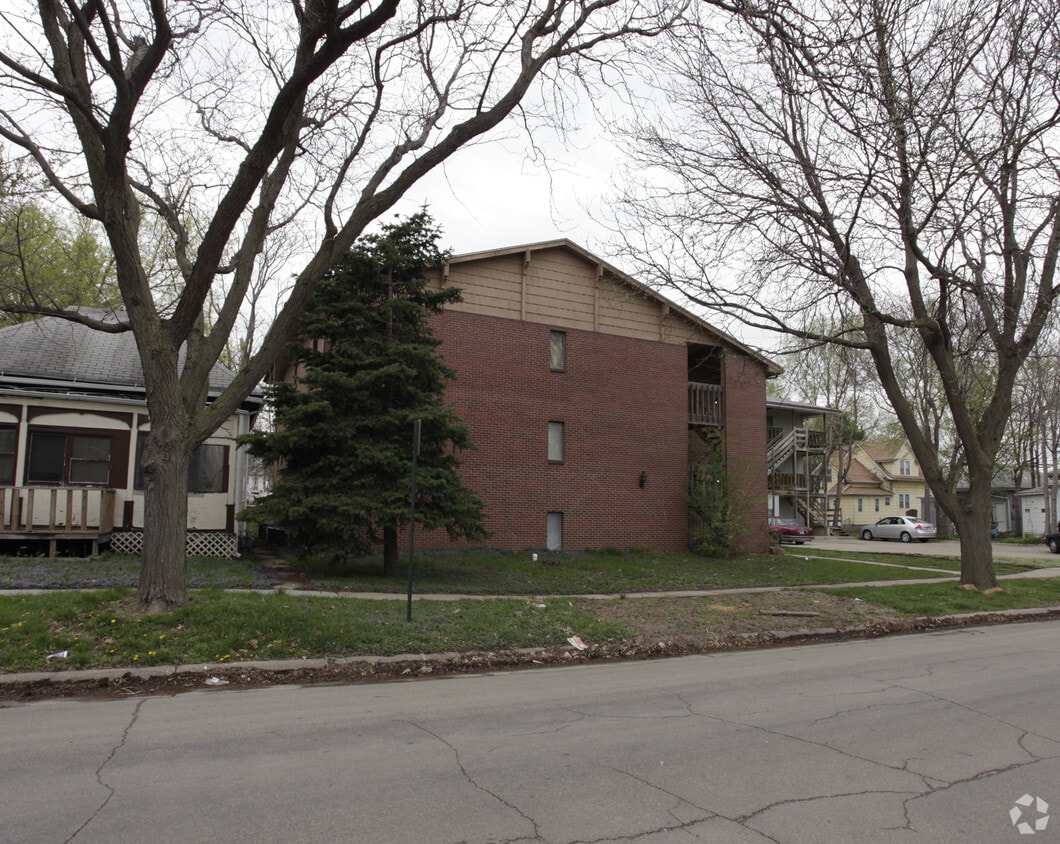 Building Photo - 623 S 19th St