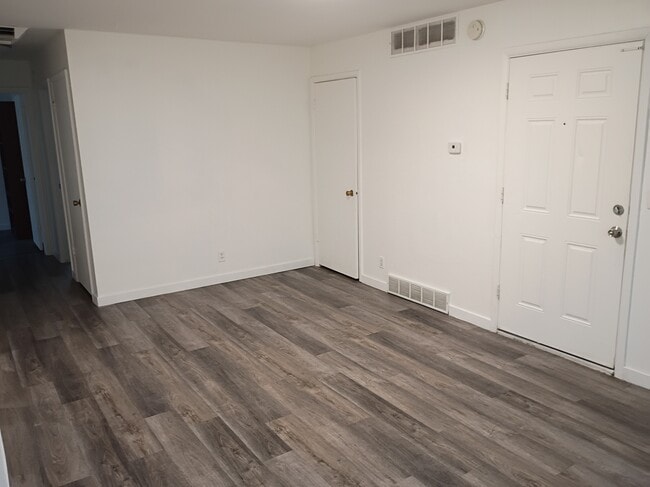 Building Photo - 595 W Tiffany Town Dr