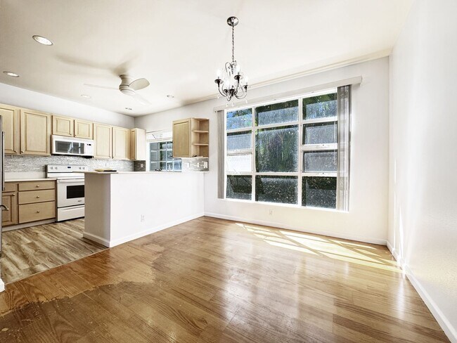Foto del edificio - 1340C Moanalualani Place, #4C