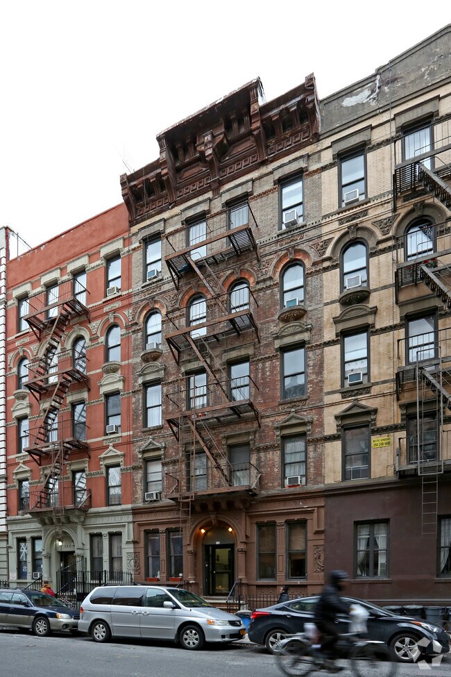 Building Photo - 340 E 13th St