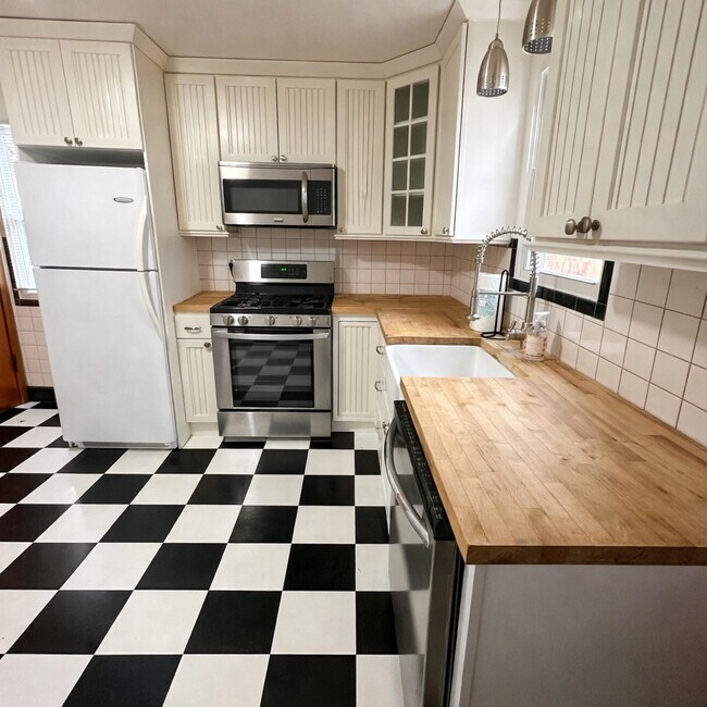 Foto del edificio - 2512 Tamm Ave