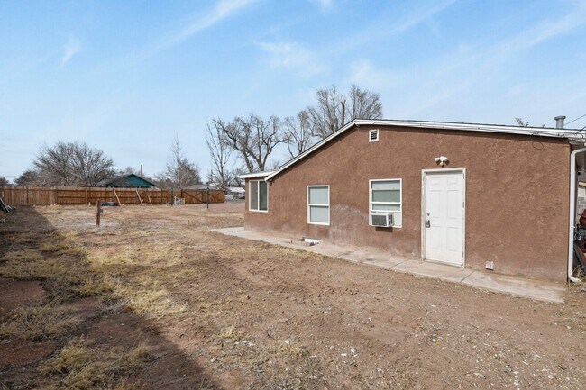 Building Photo - 1640 Jackson St