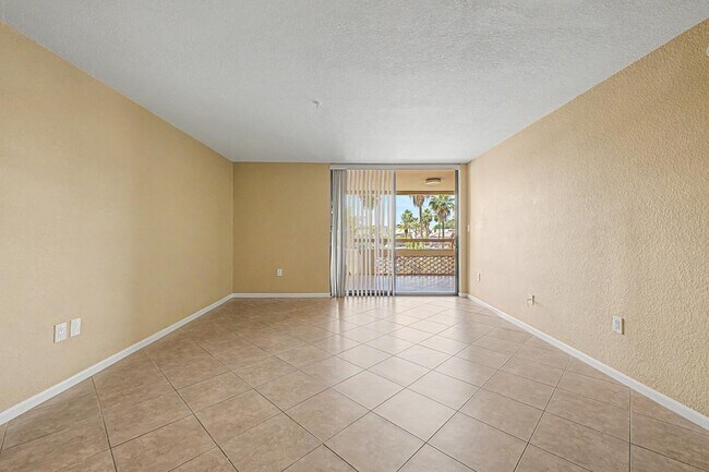 Foto del edificio - 4200 N Miller Rd