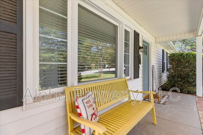 Building Photo - 12 Rawood Dr